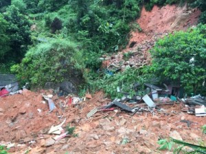 Temporal causa 9 mortes na Baixada Santista