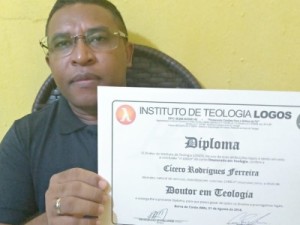 Gari de Crato conclui doutorado em Teologia