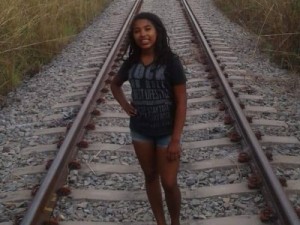 Irmão e amigo usaram sutiã de menina para amordaçá-la durante estupro, diz delegada