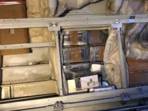 PF apreende mais de 50 kg de cocaína escondida em fuselagem de avião no Galeão