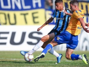 Com reservas, Grêmio vence o Pelotas e mantém 100% no returno do Gauchão