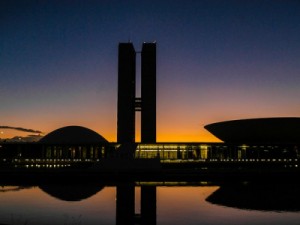 Emendas dos congressistas do Ceará excluem 46% dos municípios do Estado