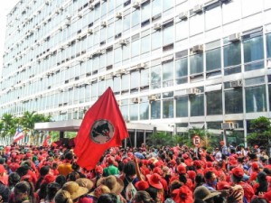 Mulheres Sem Terra ocupam Ministério da Agricultura em protesto contra liberação de agrotóxicos