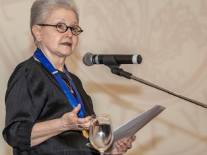 Maria Adelaide Amaral toma posse na Academia Paulista de Letras: 'Estou muito feliz'