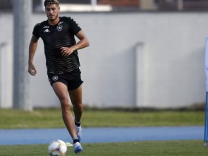 Pedro Raul é desfalque do Botafogo na estreia de Honda