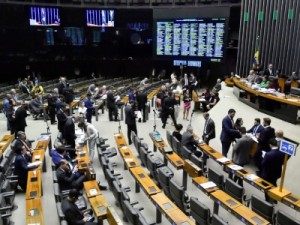 Líderes partidários do Congresso articulam votação de medidas de combate ao coronavírus