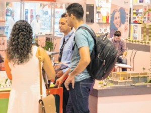 Novo corte na Selic deve incentivar alta do dólar, avalia economista