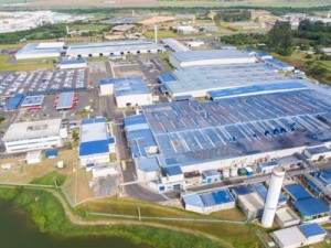 Fiat, Renault e outras 5 marcas suspendem produção; 30 fábricas ficarão paradas no país por combate ao coronavírus