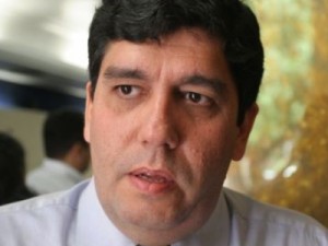 Secretário de Saúde confirma transmissão comunitária de casos coronavírus