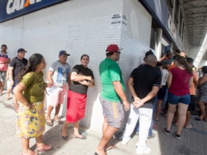 Bancos reduzem atendimento a partir desta terça contra coronavírus