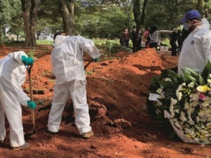 Em um dia, cemitério de SP enterra 19 com Covid 19 ou suspeita