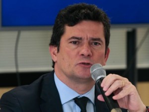 Na contramão de Bolsonaro, Moro endurece medidas de isolamento