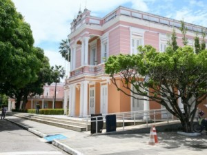 Universidade Federal do Ceará amplia suspensão das aulas presenciais até 9 de abril