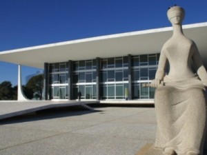 Ministro do STF autoriza que governo descumpra LDO e LRF para medidas contra coronavírus