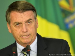 Bolsonaro sanciona com vetos auxílio de R$ 600 mensais a trabalhadores informais