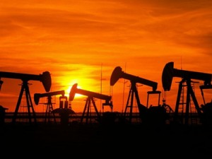 Preços do petróleo recuam nesta quarta com aumento de estoques nos EUA