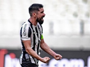 De férias, Ricardinho reforça importância dos treinos: "Ficar no nível que o Ceará merece"