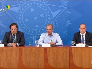 Governo vai usar aplicativo para cadastrar informais que têm direito a auxílio de R$ 600
