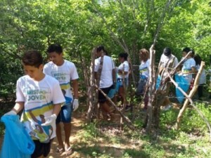 Projeto Missão Jovem realiza ação de limpeza na Cachoeira de Missão Velha