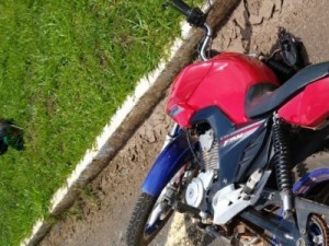 Araripe-CE Homem ferido em acidente envolvendo moto e ambulância