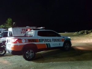 Homem é encontrado morto e com as mãos amarradas na orla da Praia de Iracema, em Fortaleza