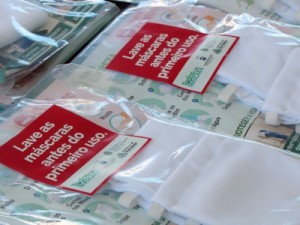 21 mil kits com máscaras feitas por costureiras do Ceará são distribuídos nos sete terminais de Fortaleza