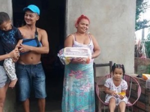 Barbalha-CE Atacarejo Bacana faz ação solidária apoiando famílias carentes