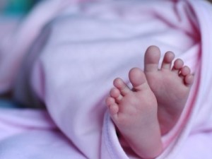 Pelo menos 13 bebês já morreram vítimas do coronavírus no Brasil