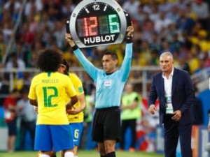 International Board autoriza 5 substituições em jogos de futebol de forma provisória; VAR é opcional