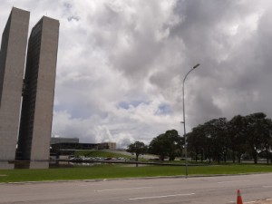 Câmara, Senado e STF decretam luto pelos 10 mil mortos de coronavírus no Brasil