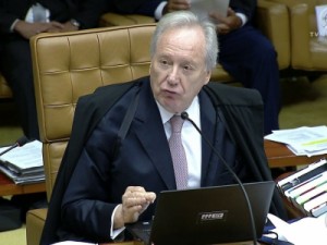 AGU entregou ao STF 3 exames de Bolsonaro para coronavírus