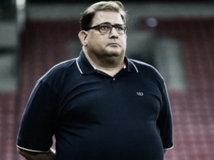 Ceará inicia treinos táticos à distância para elenco aprender modelo de jogo de Guto Ferreira