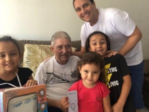 Filho se torna voluntário após pai morrer de coronavírus em SP