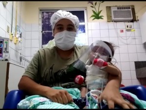 Bebê com menos de três meses vence luta contra Covid-19, 'Deus me deu ele duas vezes'