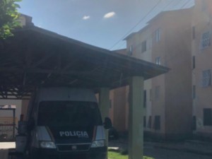 Polícia resgata duas garotas mantidas em cárcere e sob tortura e 10 são capturados