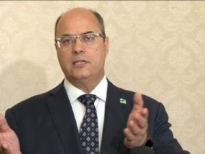 'Vai ter mais, no Brasil todo', diz Bolsonaro após operação da PF contra Witzel