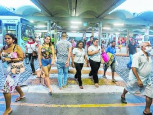 CE tem menor taxa de contágio do País e estabiliza curva de Covid-19