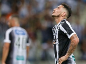 Positivo para Covid-19, Leandro Carvalho não participará de volta aos treinos no Ceará