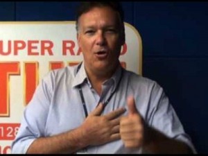 Ex-apresentador do 'Globo de ouro', Jimmy Raw morre aos 58 anos de Covid-19