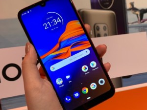 Celular até R$ 700: aumenta venda de smartphone barato no Brasil