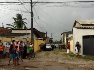Policial militar é morto a tiros ao chegar em casa e reagir a tentativa de assalto no José Walter