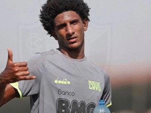 Com chance de jogar no sábado, Vasco conta com Talles, que tem semana decisiva pelo retorno