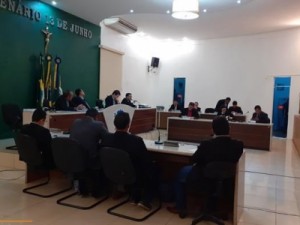 Câmara derruba urgência em projeto do prefeito e aprova 15 proposições