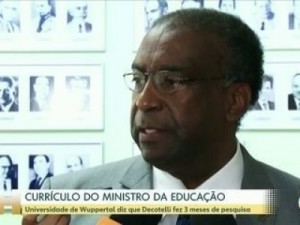 Governo adia posse do novo ministro da Educação, Carlos Alberto Decotelli