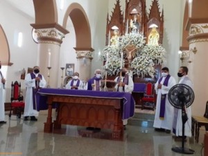 Barbalha - Sete padres celebram as exéquias e sepultam Monsenhor Eusébio
