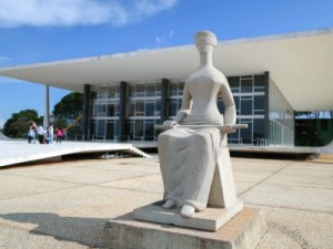 Gilmar diz que respeita Forças Armadas e que sua crítica foi ao emprego de militares na Saúde