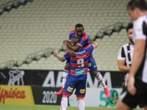 Fortaleza quebra invencibilidade do Ceará e fecha 2ª fase do Estadual na liderança