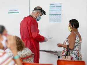 Ceará tem 6,8 mil casos de Covid-19 em profissionais de saúde em investigação