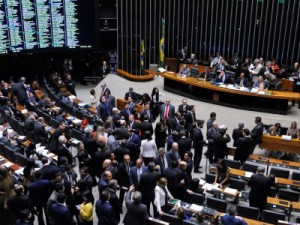 Câmara aprova MP que libera repasse de até R$ 16 bilhões a estados e municípios