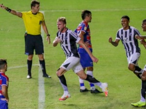 Ceará vence Clássico-Rei e é finalista da Copa do Nordeste